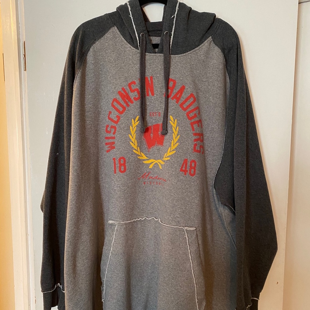 Wisconsin Badgers Hooded Sweatshirt
